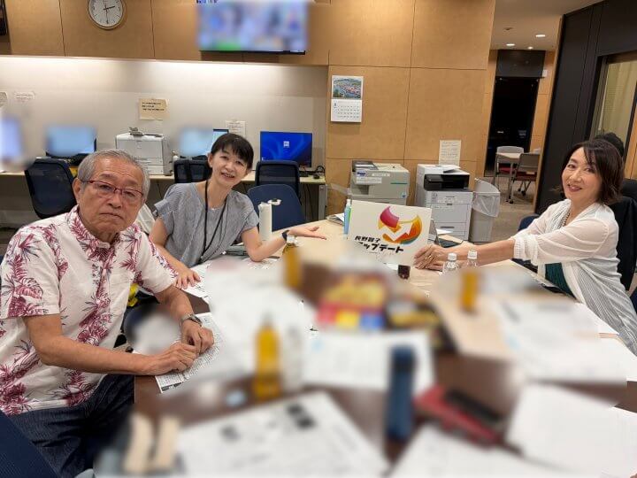 新聞の発行部数が減っている。その背景と理由を探る